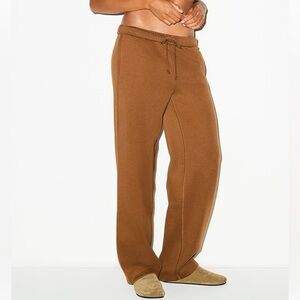 SKIMS Cotton Fleece Straight Leg Pants - Bison